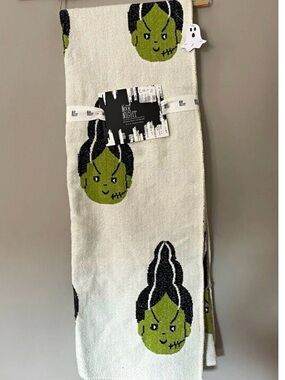 Noir Night Bride of Frankenstein 50"
× 70" Decorative Throw NWT